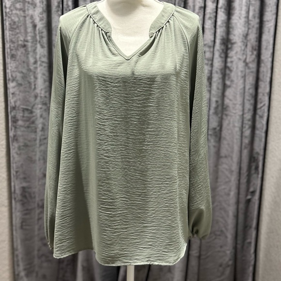 Beautiful xl blouse with puff sleeves ❤️ - Picture 1 of 5